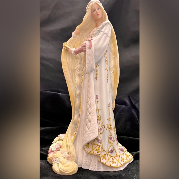 Lenox The Legendary Princesses Rapunzel Tangled Hair Fine Porcelain Demure Gift - Picture 7 of 17